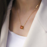 COLLIER HELINE