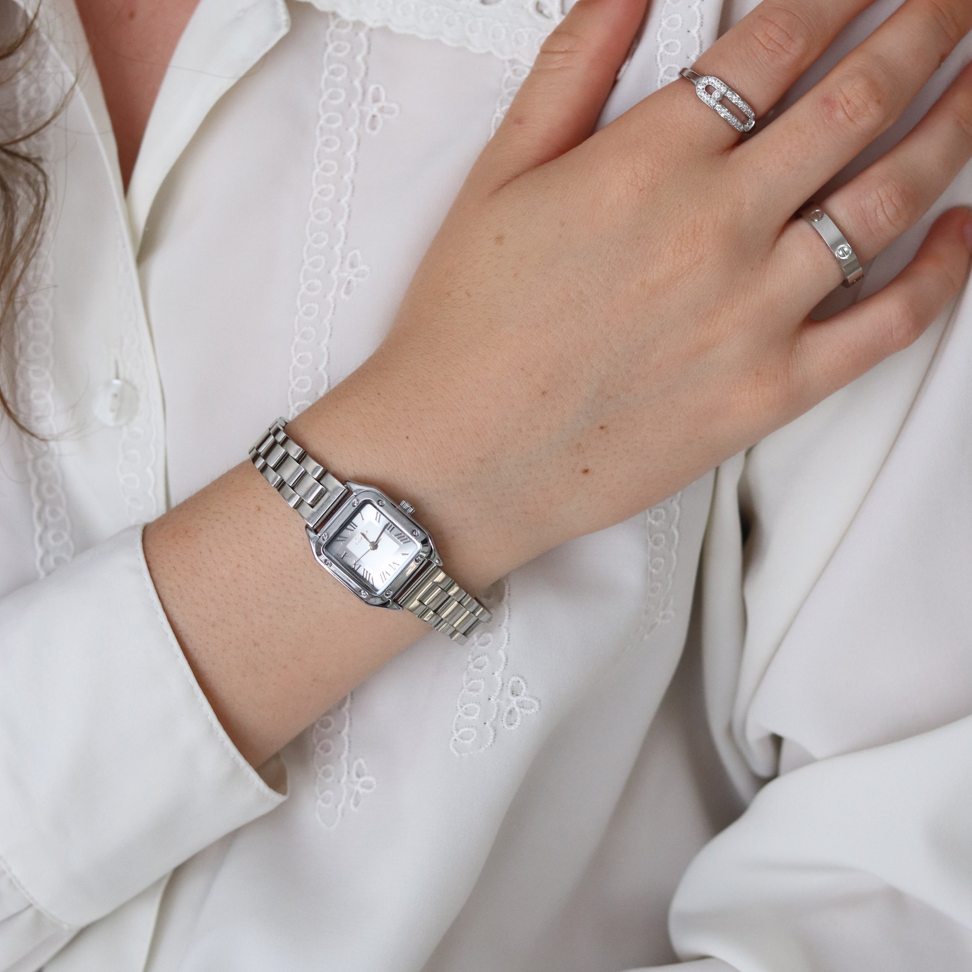 MONTRE ANJI